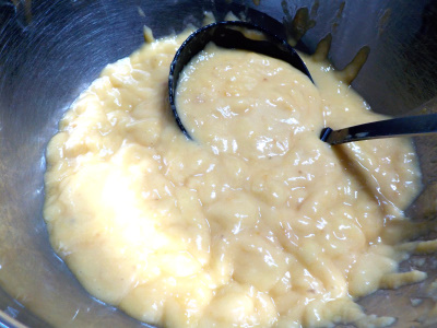 今年最後のポポーシャーベット作りです。